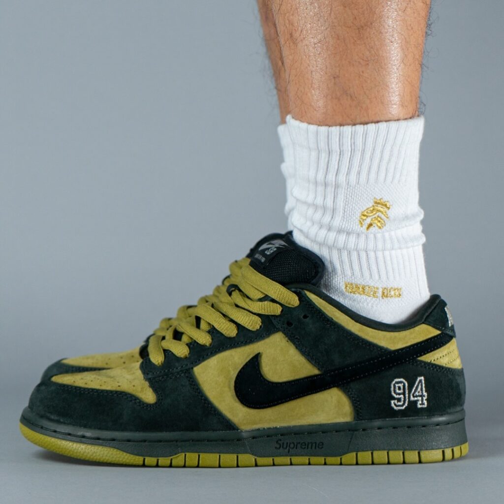 Sneaker Tip Supreme x Nike SB Dunk Low OG QS "Camper Green" Supreme x Nike SB Dunk Low OG QS "Camper Green"