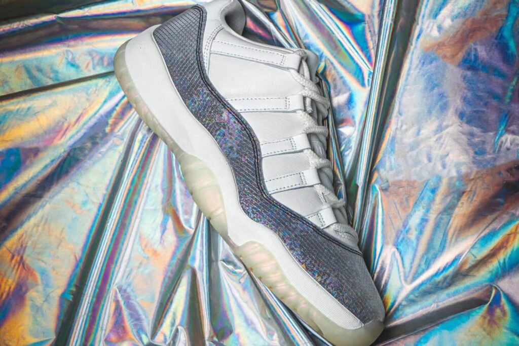 Sneaker Tip Air Jordan 11 Low "Year Of The Snake" Air Jordan 11 Low "Year Of The Snake"