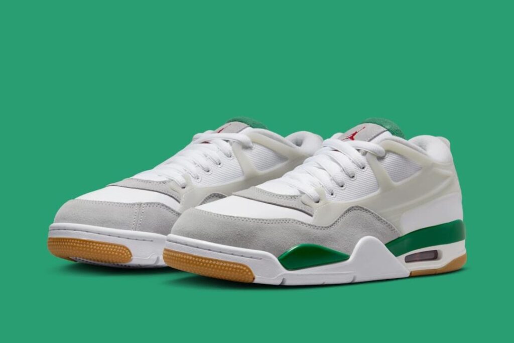 Air Jordan 4 RM "Pine Green"