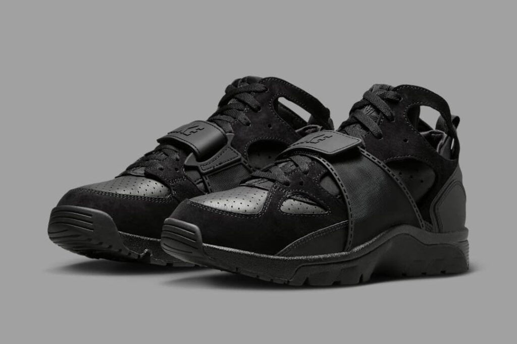 Sneaker Tip Nike Air Trainer Huarache "Triple Black" Nike Air Trainer Huarache "Triple Black"