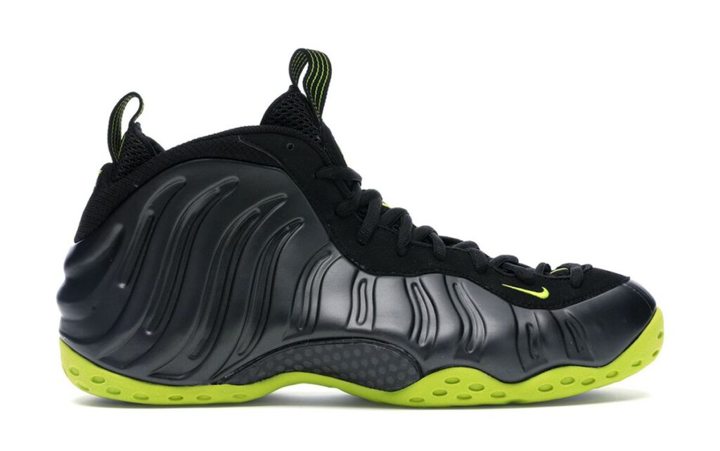 Sneaker Tip Nike Air Foamposite One "Black Volt" Nike Air Foamposite One "Black Volt"