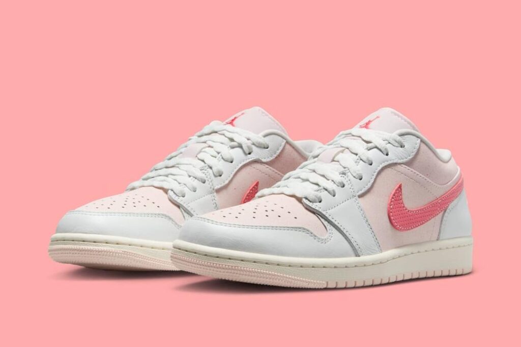 Air Jordan 1 Low WMNS “Strawberry Milkshake”