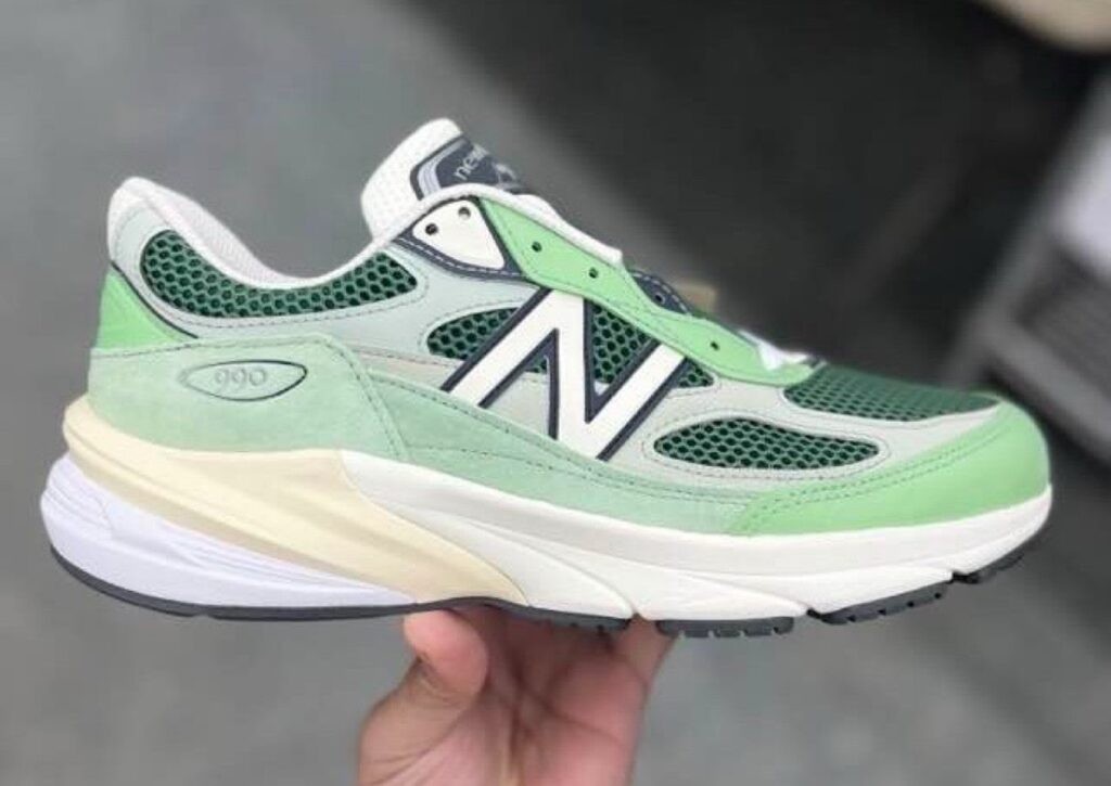 New Balance 990v6