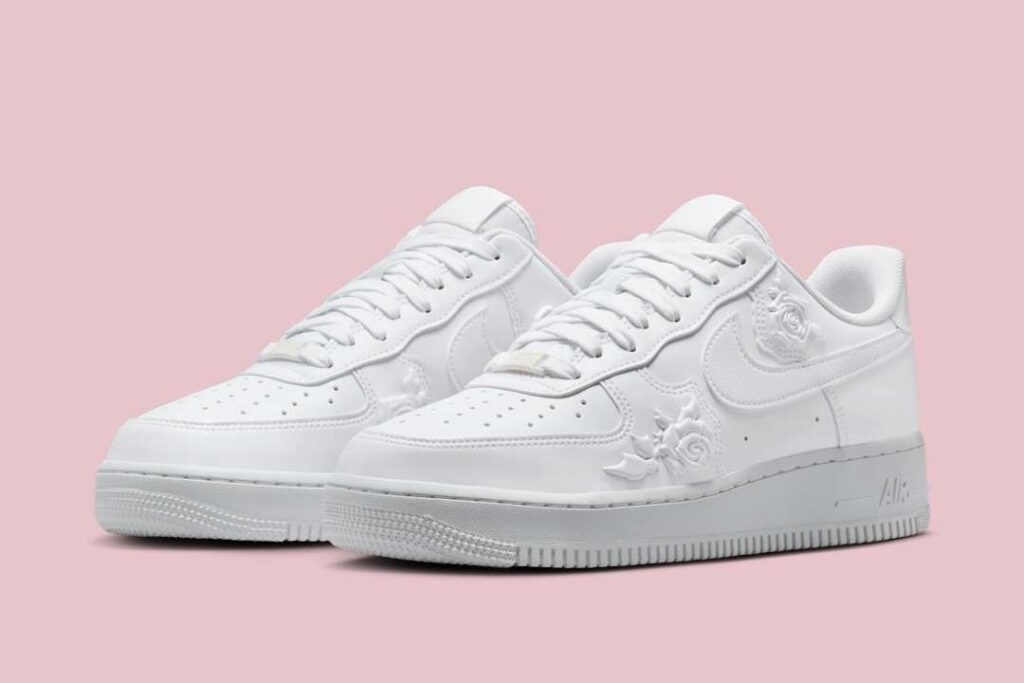 Sneaker Tip Nike Air Force 1 Low WMNS "White Roses" Nike Air Force 1 Low WMNS "White Roses"