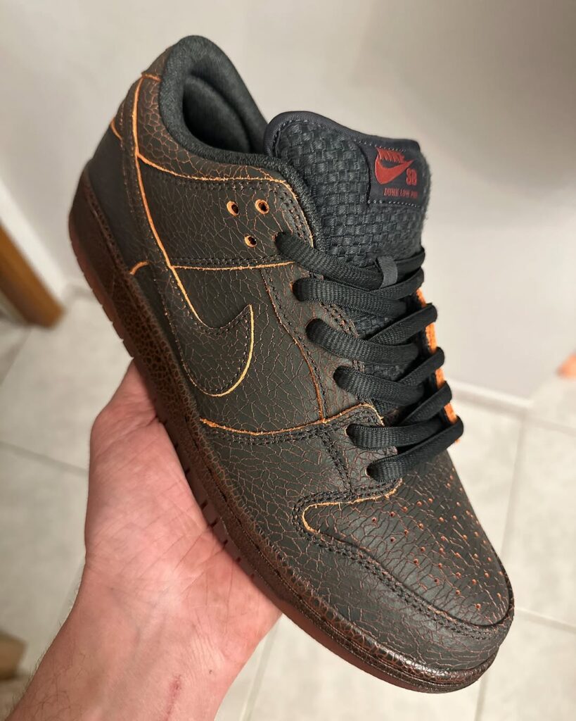 Sneaker Tip Nike SB Dunk Low "Krampus" Nike SB Dunk Low "Krampus"