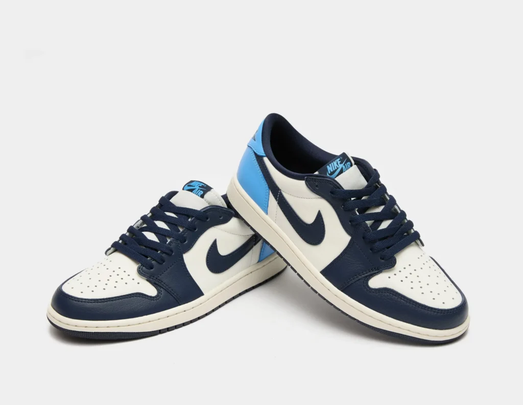 Sneaker Tip Air Jordan 1 Retro Low OG "Obsidian UNC" Air Jordan 1 Retro Low OG "Obsidian UNC"