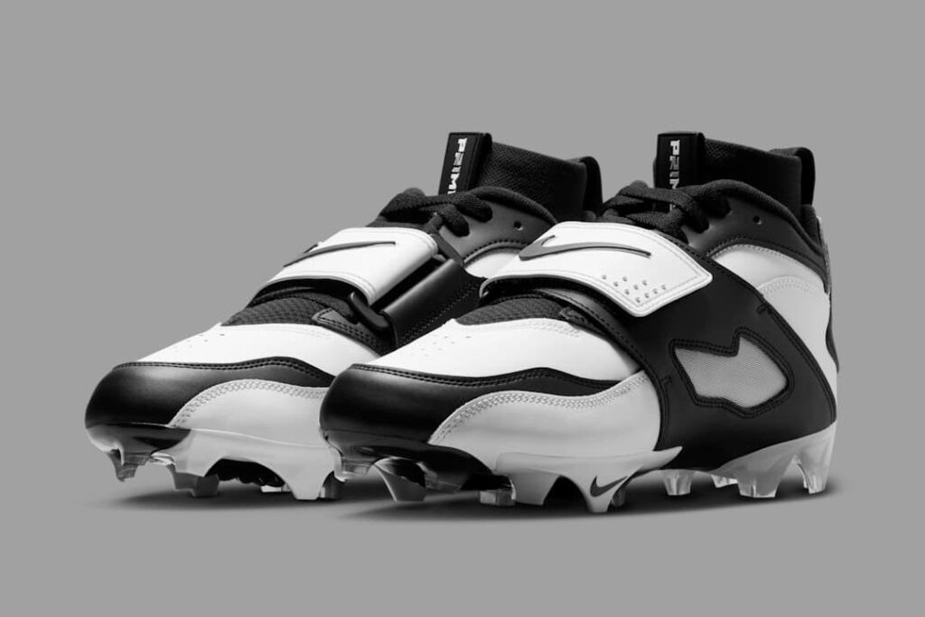 Sneaker Tip Nike Diamond Turf ’93 Football Cleat “Black/White” Nike Diamond Turf ’93 Football Cleat “Black/White”
